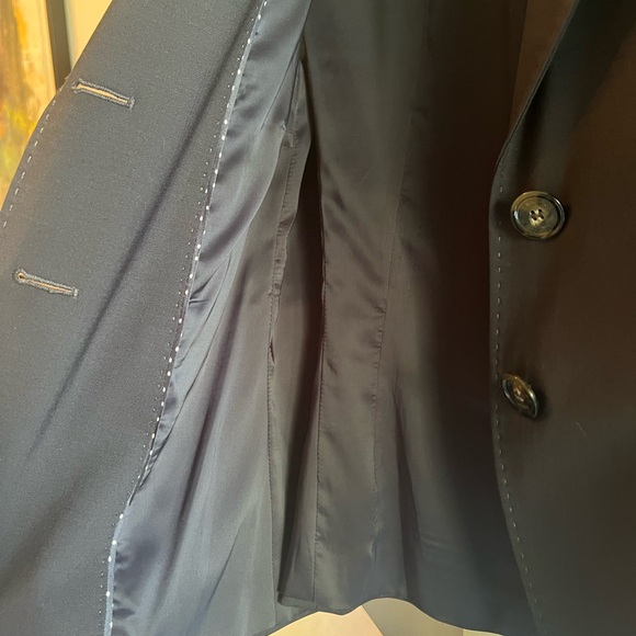 Weekend Max Mara Rarely Worn Navy Wool Blazer from 2012 - Picture 2 of 5